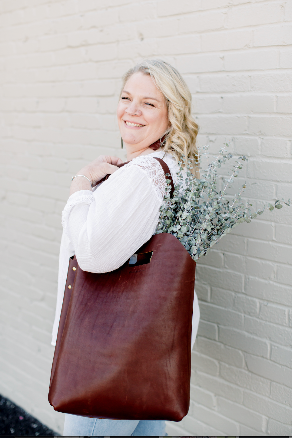 The Market Tote can be carried over the shoulder.